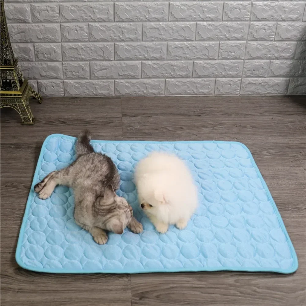 Pet Summer Cooling Pad Self-Cooling Ice Silk Pet Bed Dog Cat Nest Breathable Cooling Cooling Sleeping Pad - Image 4